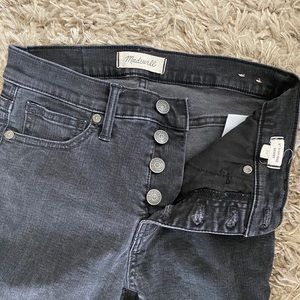 9” Mid Rise Skinny Jean